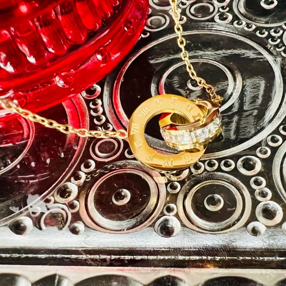 NIB 4 Pc Set Gold Plated Bold Roman Numeral Stainless Steel & Zircon Jewelry Set - Picture 16 of 16